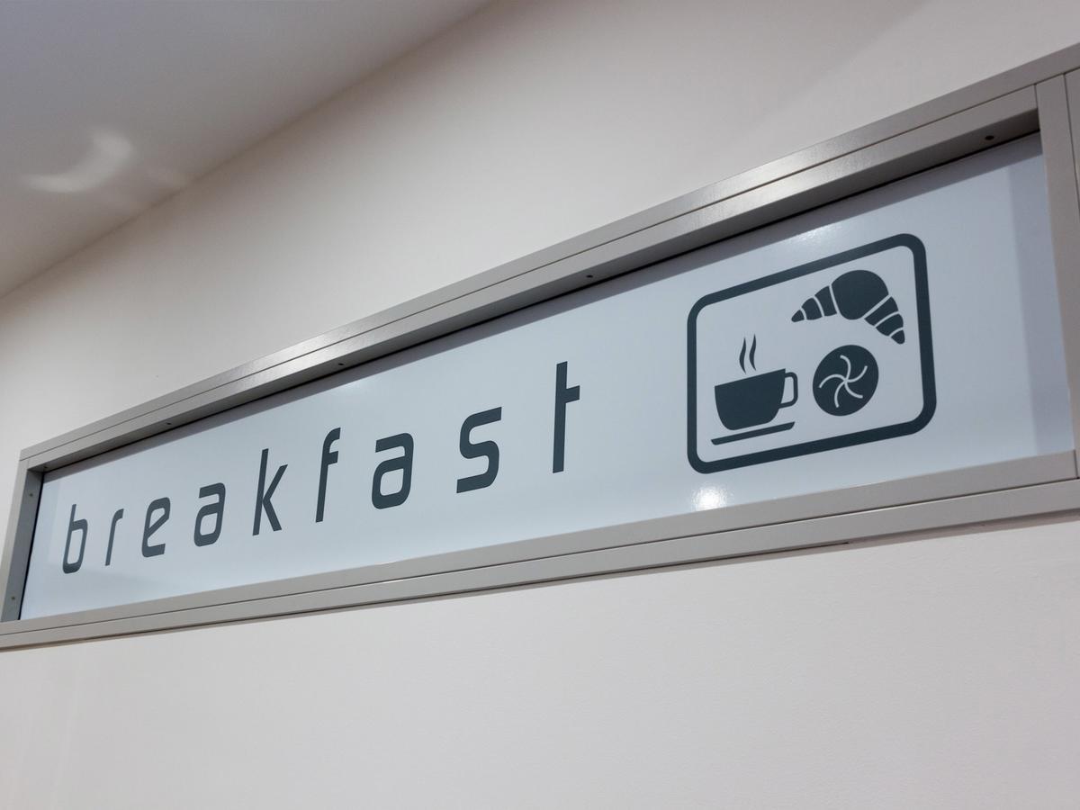Winbudget "Bed&Breakfast" Wiener Neustadt Bagian luar foto
